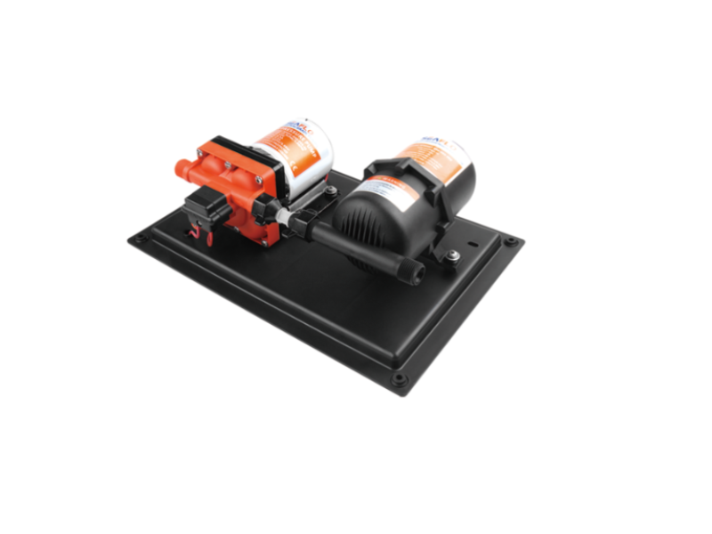 POMPA WODY CIŚNIENIOWA 12V 11,3L/min + ZBIORNIK WYRÓWN. SEAFLO SFWSK1-030-055-002
